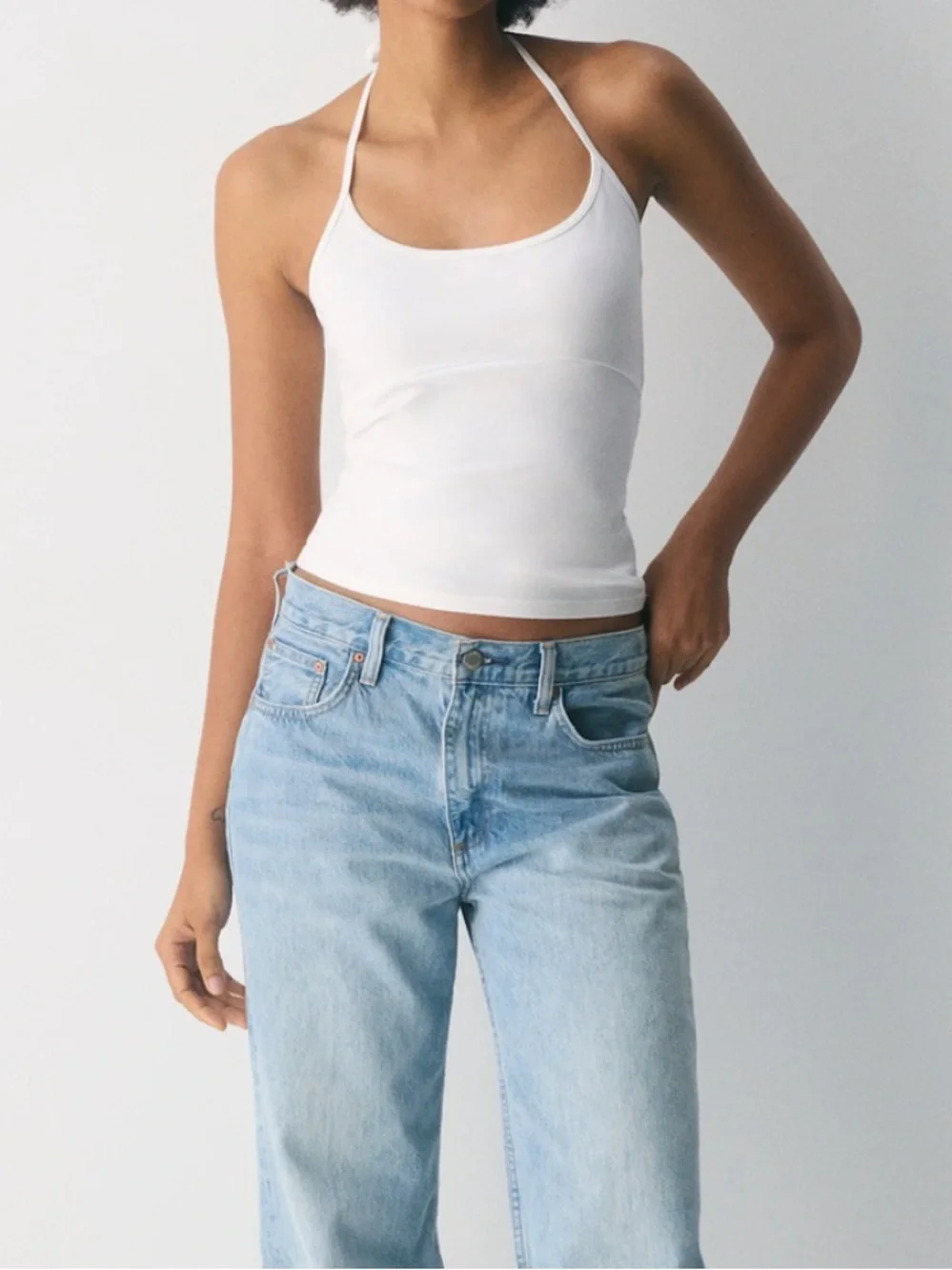 Aritzia sleek white